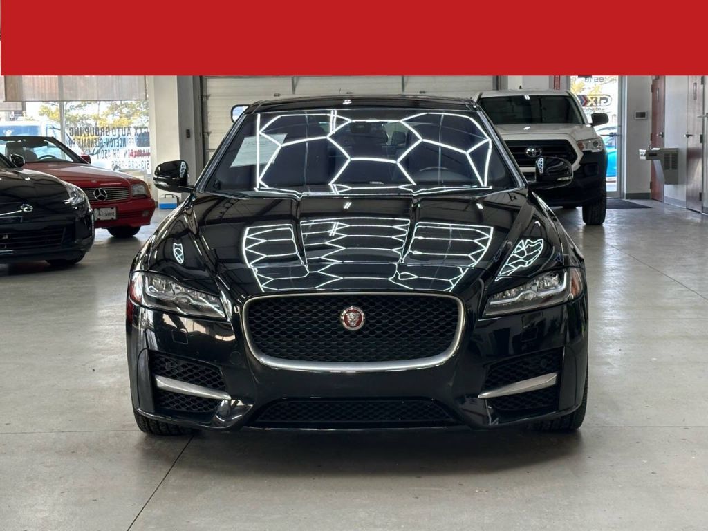 2017 Jaguar XF