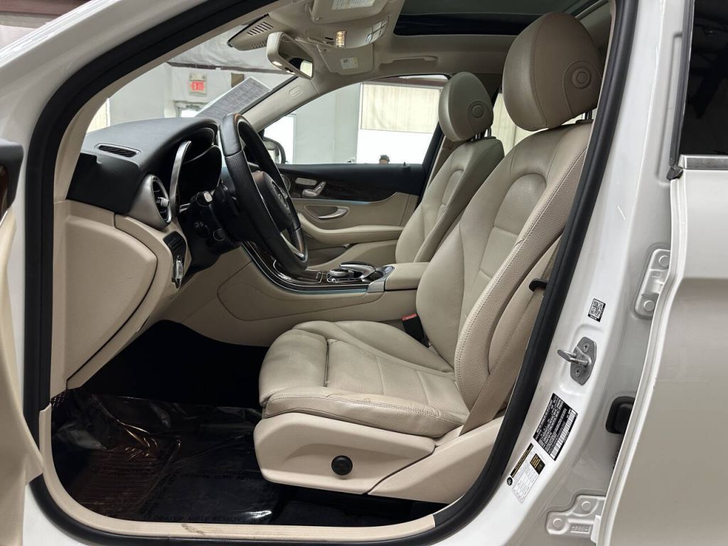 2017 Mercedes-Benz GLC 300
