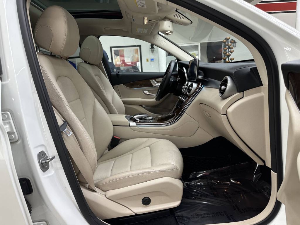 2017 Mercedes-Benz GLC 300