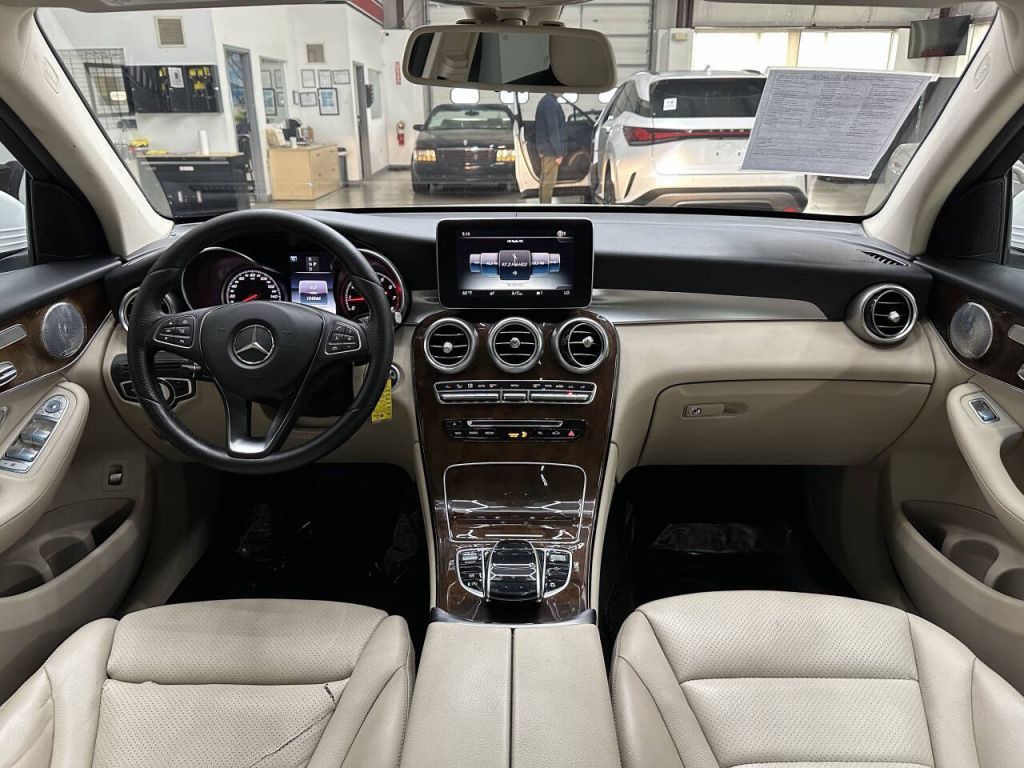 2017 Mercedes-Benz GLC 300