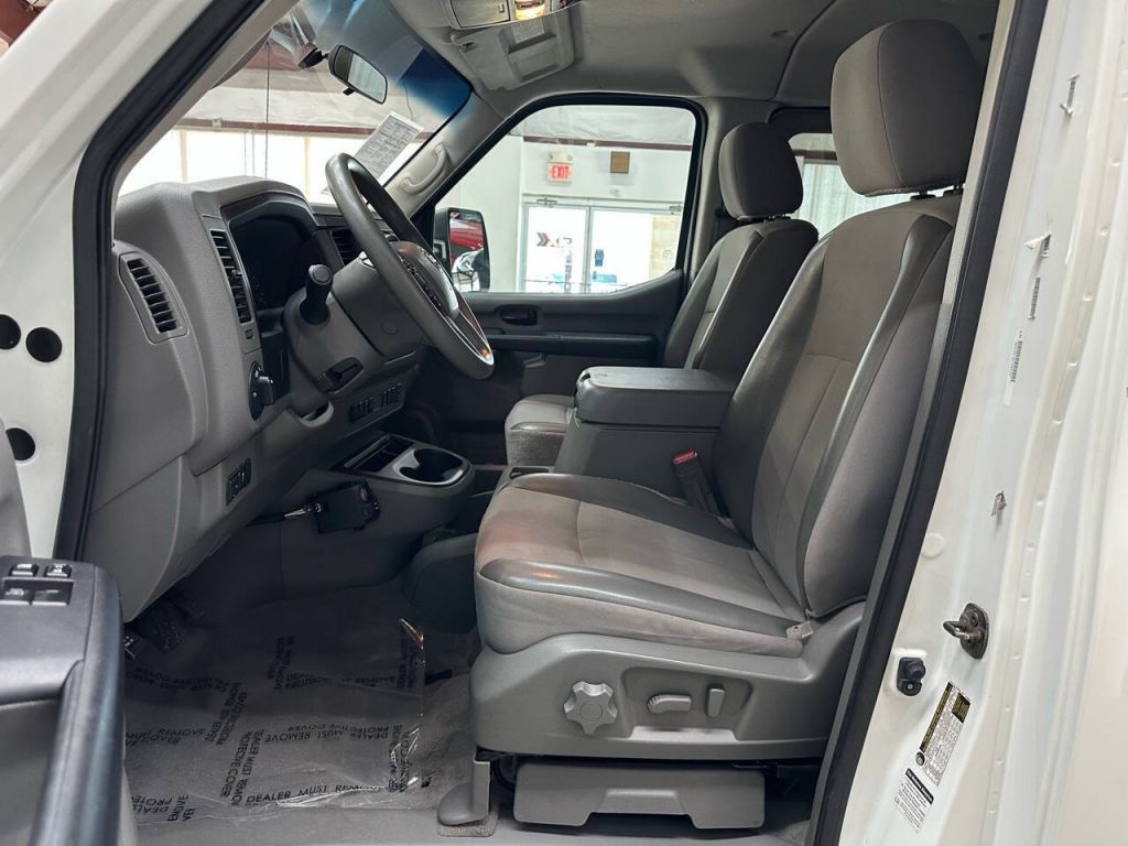 2017 Nissan NV Passenger NV3500 HD