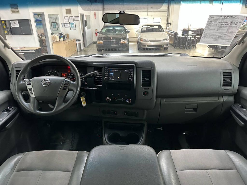 2017 Nissan NV Passenger NV3500 HD