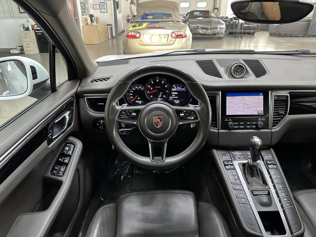 2017 Porsche Macan