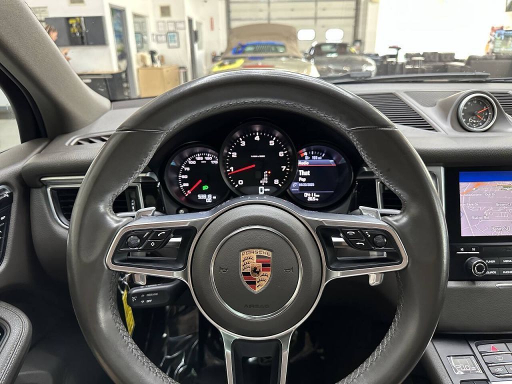 2017 Porsche Macan