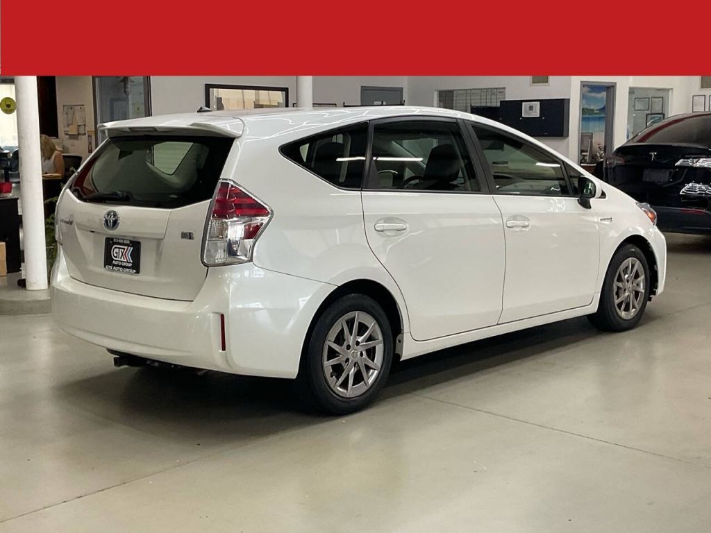 2017 Toyota Prius v