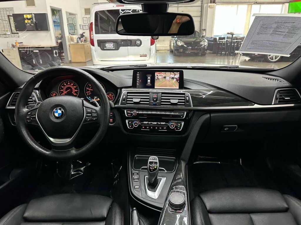 2018 BMW 330i