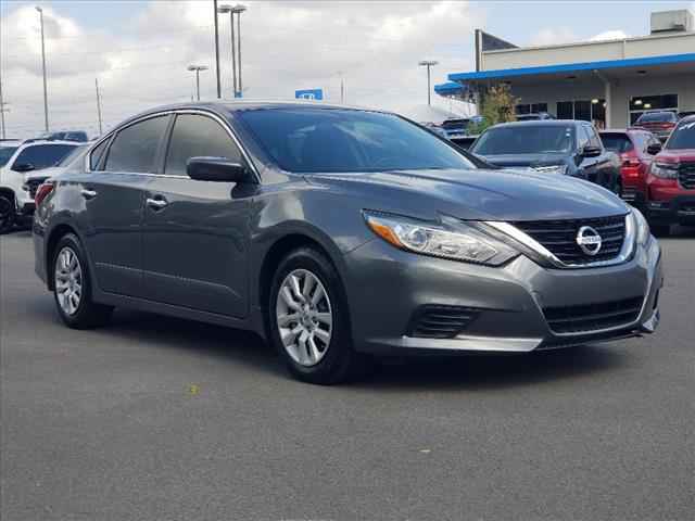 2012 Nissan Versa 4-door Sedan CVT 1.6 SV, T854745, Photo 1