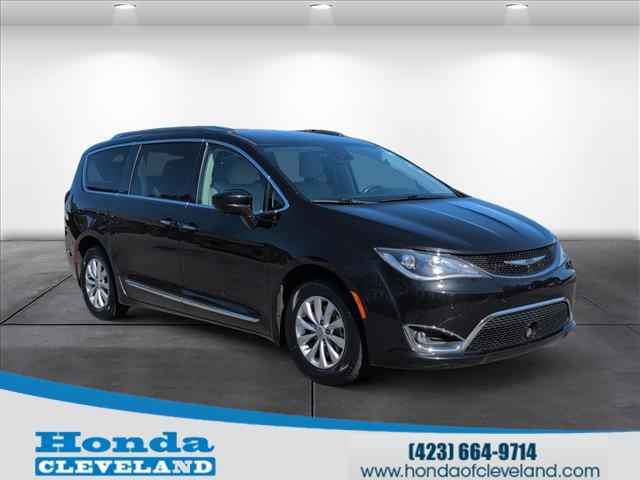 2013 Chrysler Town & Country 4-door Wagon Touring, T629948, Photo 1