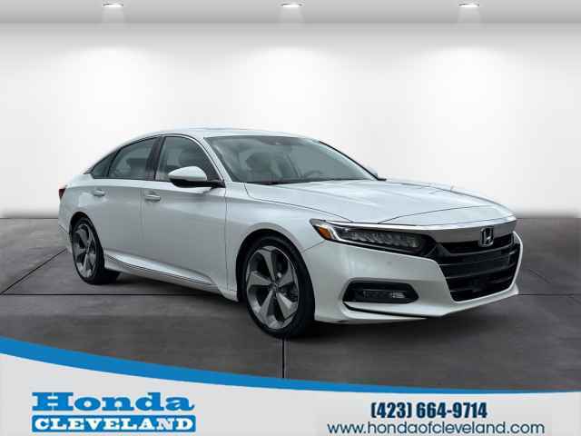 2019 Toyota Camry LE Auto, T193351, Photo 1