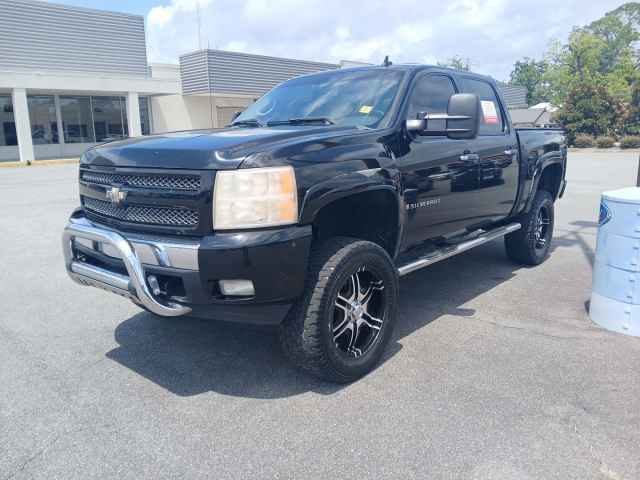 2025 Chevrolet Silverado 1500 4WD Crew Cab 147" RST, P22010, Photo 1