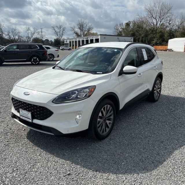 2022 Nissan Pathfinder Platinum 4WD, EP26000A, Photo 1