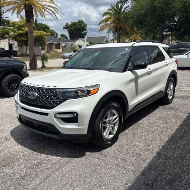 2022 Ford Explorer XLT 4WD, BC08542, Photo 1