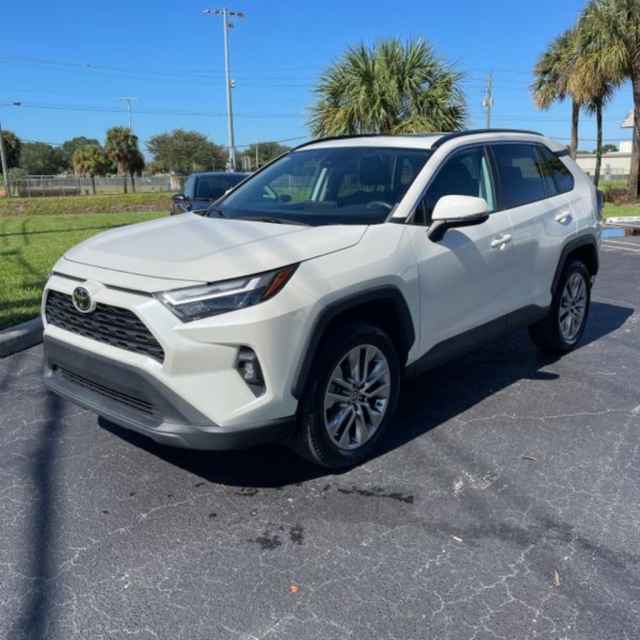 2023 Toyota Corolla Cross XLE 2WD, B068604, Photo 1