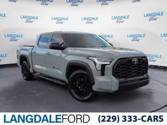 2024 Nissan TITAN 4x4 Crew Cab SV, S109012, Photo 1