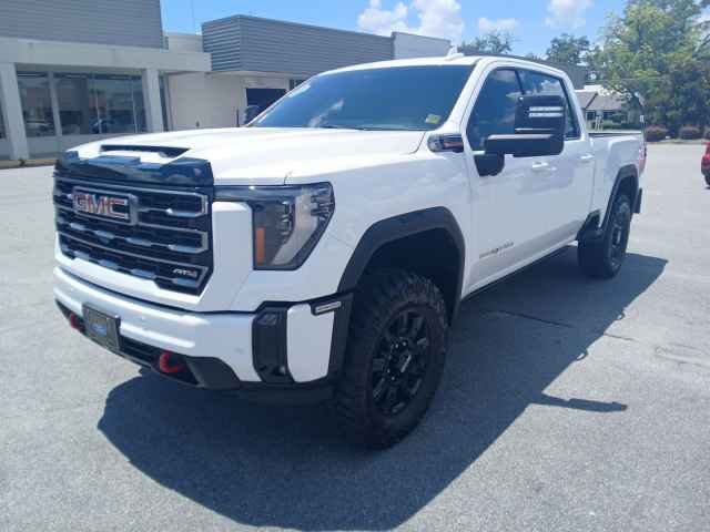 2017 GMC Sierra 2500HD 4WD Crew Cab 153.7" Denali, SD26026B, Photo 1