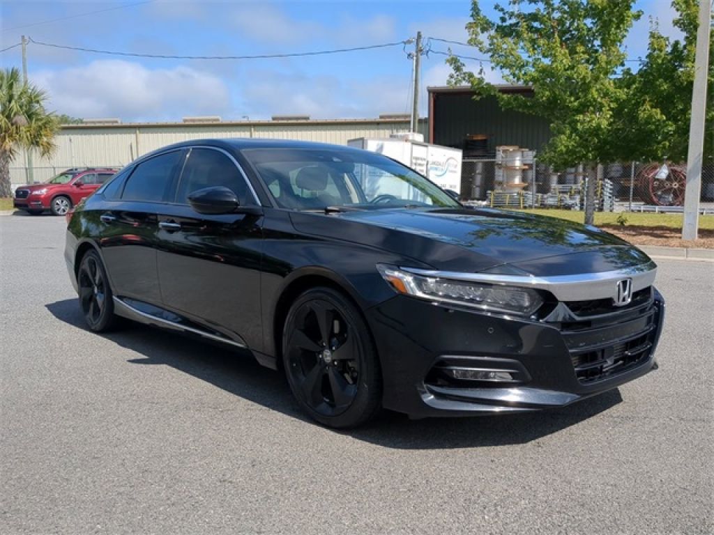 2018 Honda Civic Hatchback LX CVT, H17747TA, Photo 1