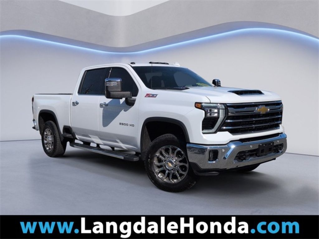 2022 Chevrolet Silverado 1500 4WD Crew Cab 147" High Country, PH11763, Photo 1