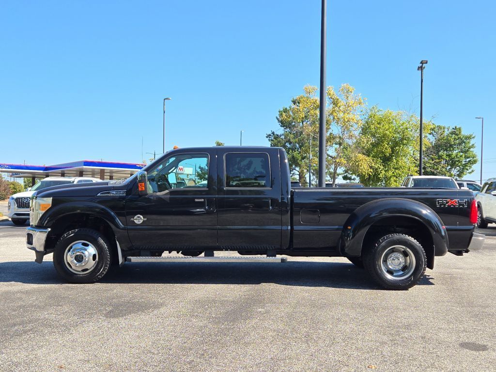 2011 Ford F-350 Lariat photo 12