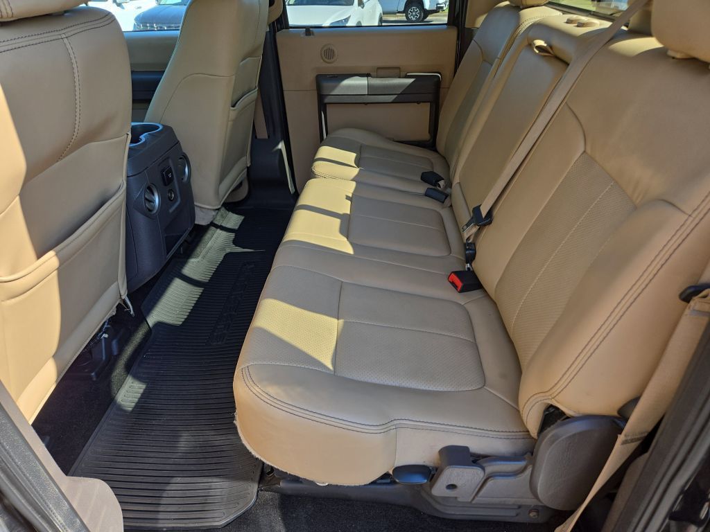 2011 Ford F-350 Lariat photo 16
