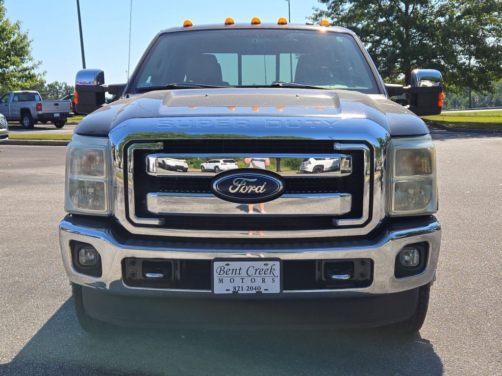 2011 Ford F-350 Lariat photo 2