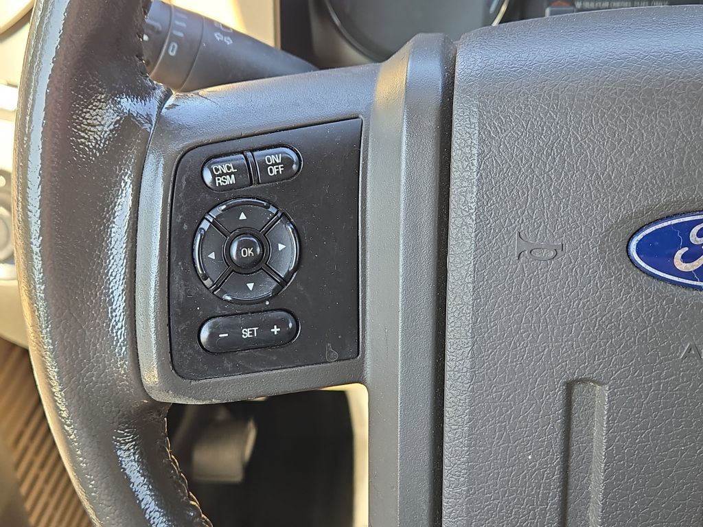 2011 Ford F-350 Lariat photo 20