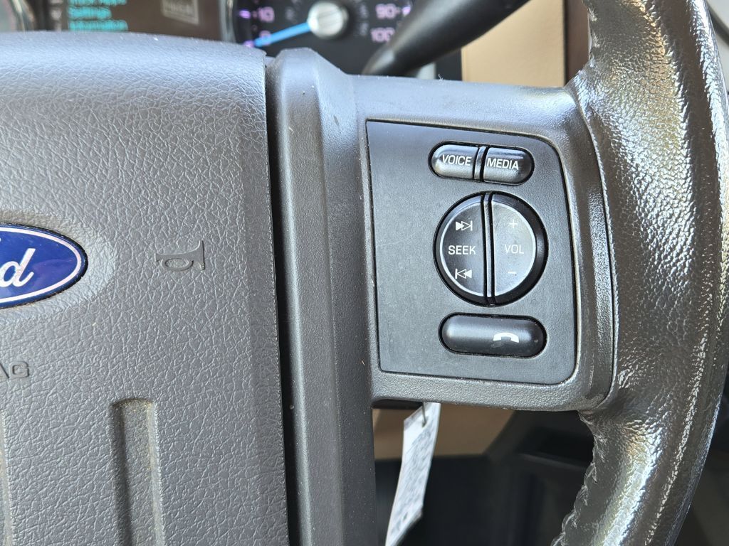2011 Ford F-350 Lariat photo 21