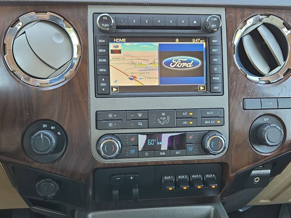 2011 Ford F-350 Lariat photo 23