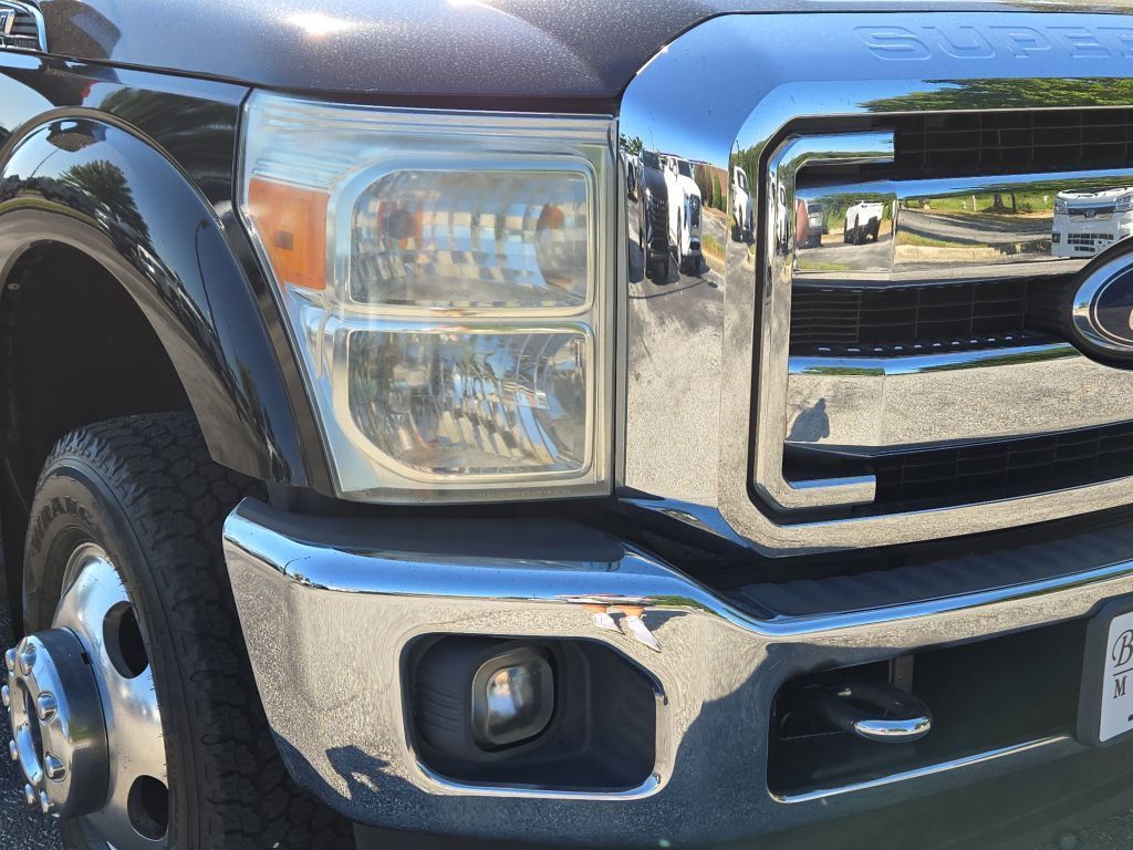 2011 Ford F-350 Lariat photo 3