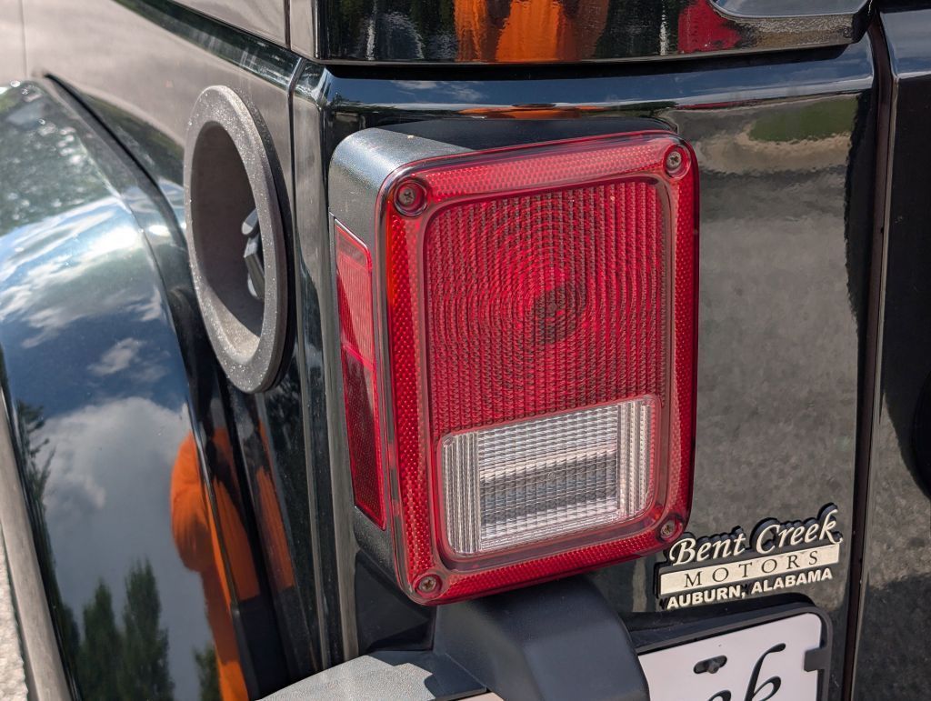 2012 Jeep Wrangler Unlimited Sahara, 191443, Photo