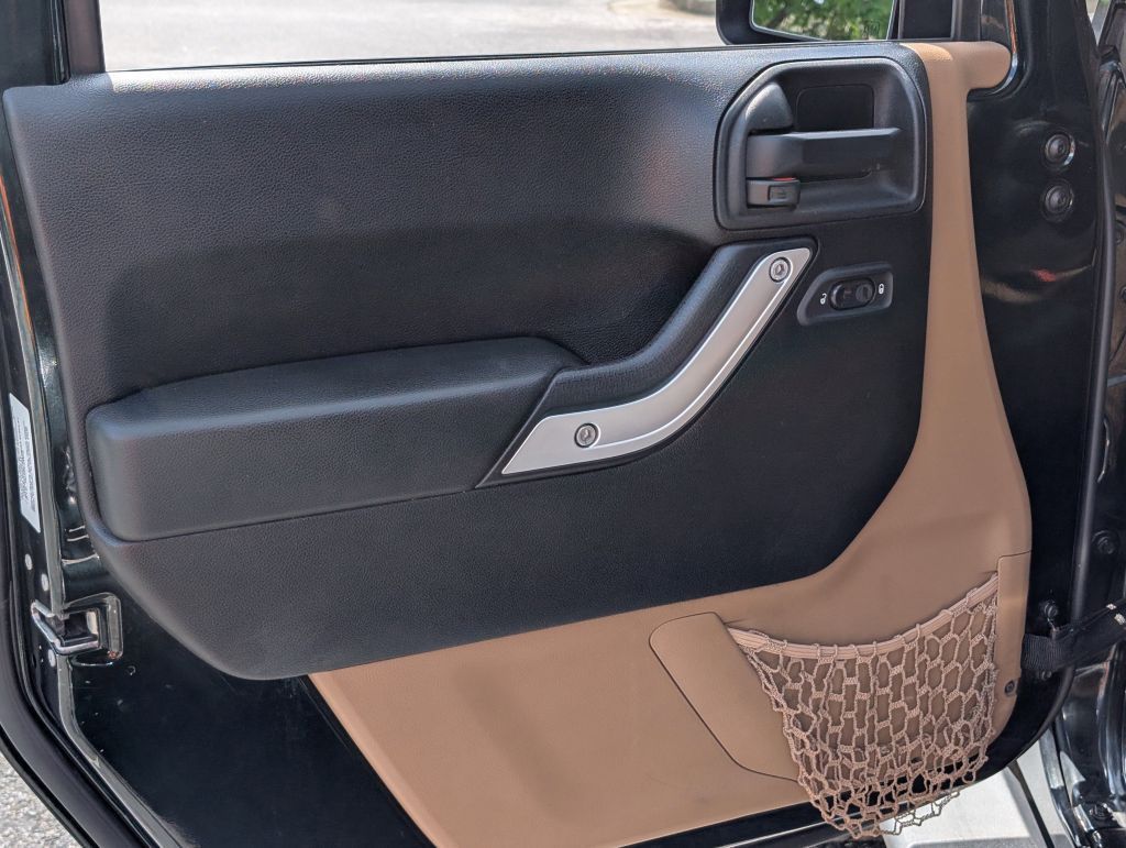 2012 Jeep Wrangler Unlimited Sahara, 191443, Photo