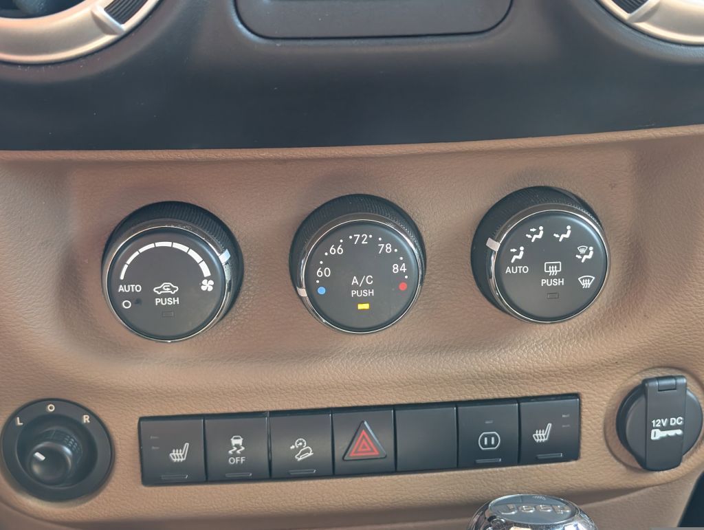 2012 Jeep Wrangler Unlimited Sahara, 191443, Photo