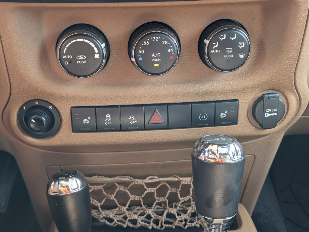 2012 Jeep Wrangler Unlimited Sahara, 191443, Photo