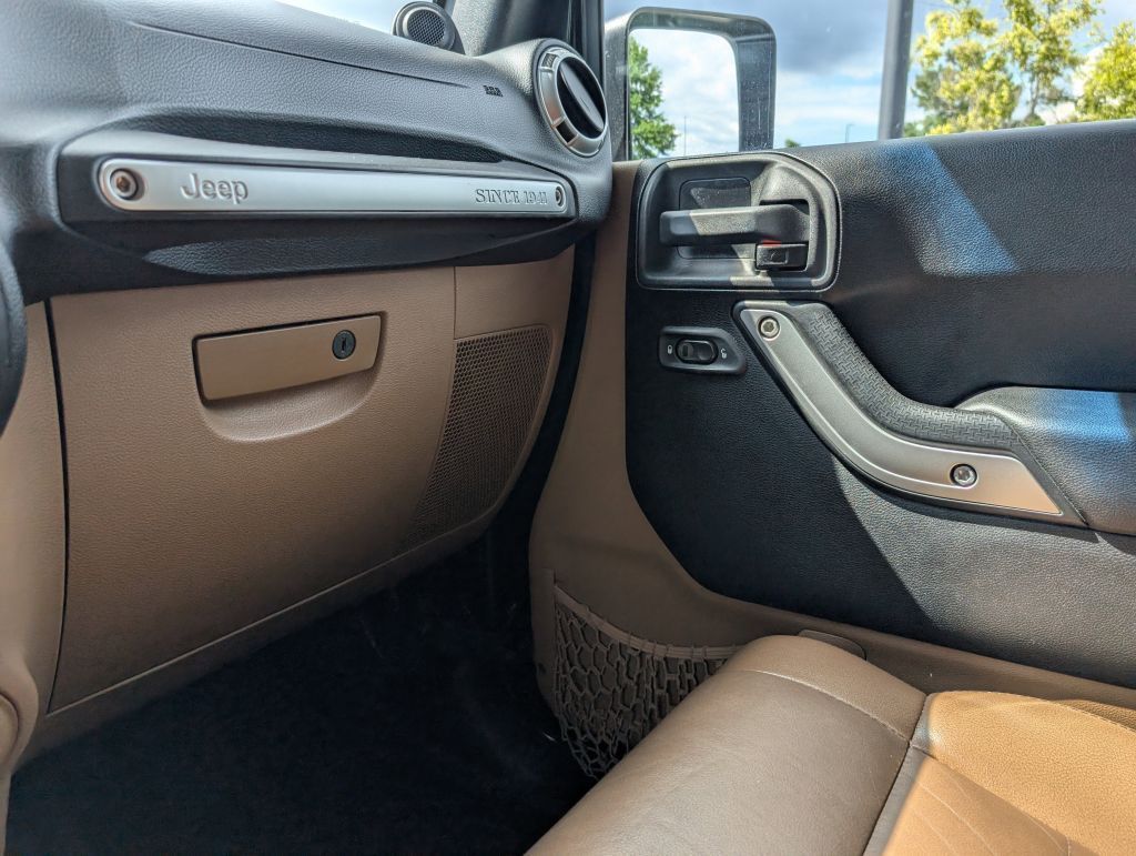 2012 Jeep Wrangler Unlimited Sahara, 191443, Photo