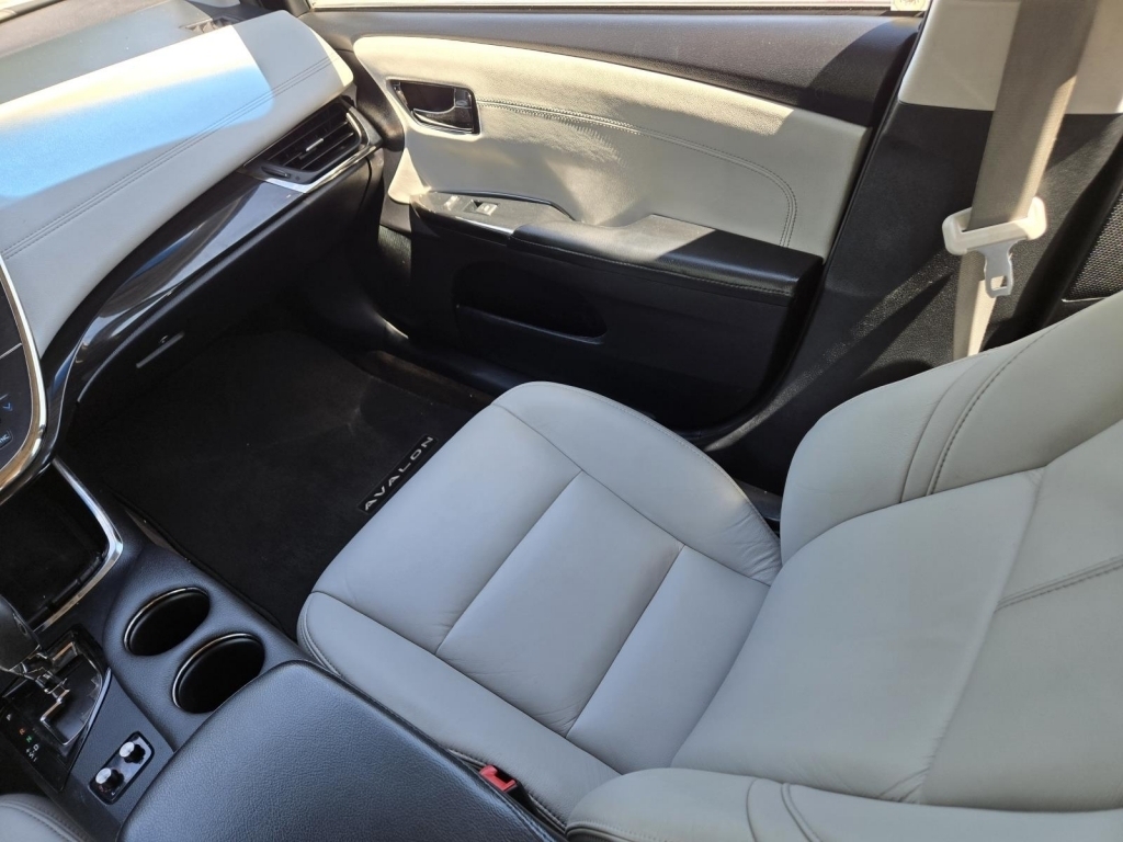 2014 Toyota Avalon XLE Touring, 107995, Photo
