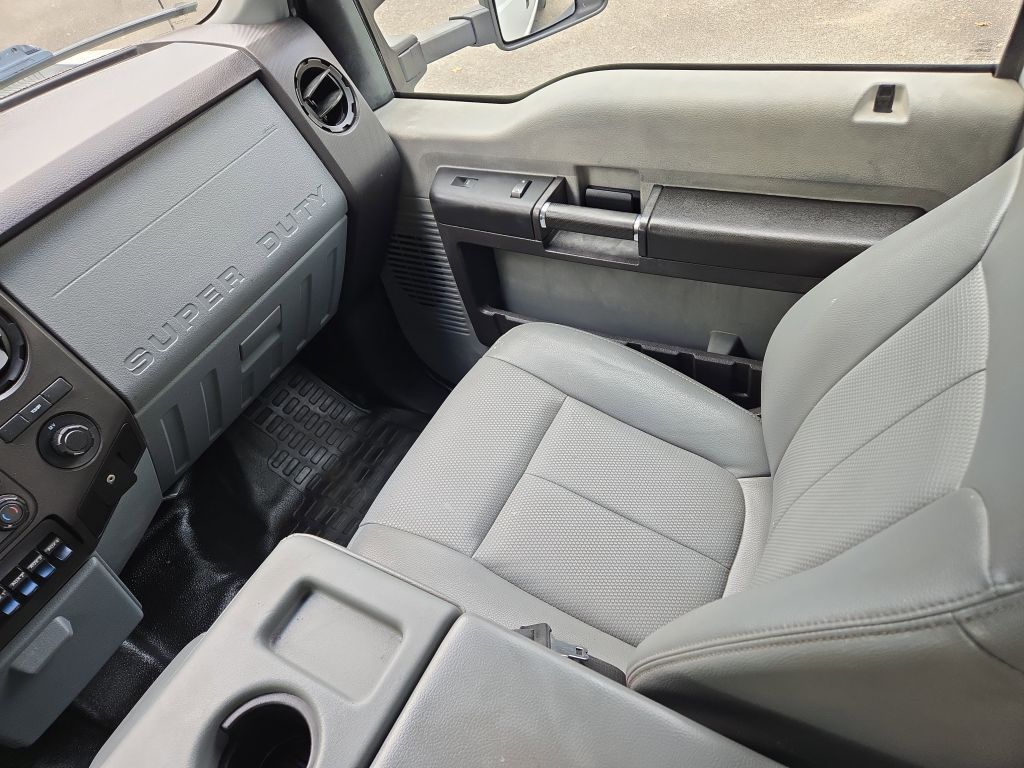 2015 Ford F-350 Chassis XL, A96099, Photo