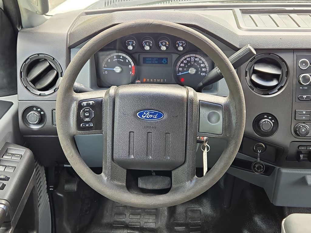 2015 Ford F-350 Chassis XL, A96099, Photo