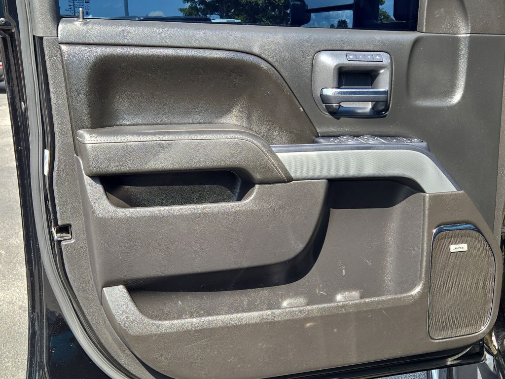 2016 Chevrolet Silverado 2500HD LTZ photo 13