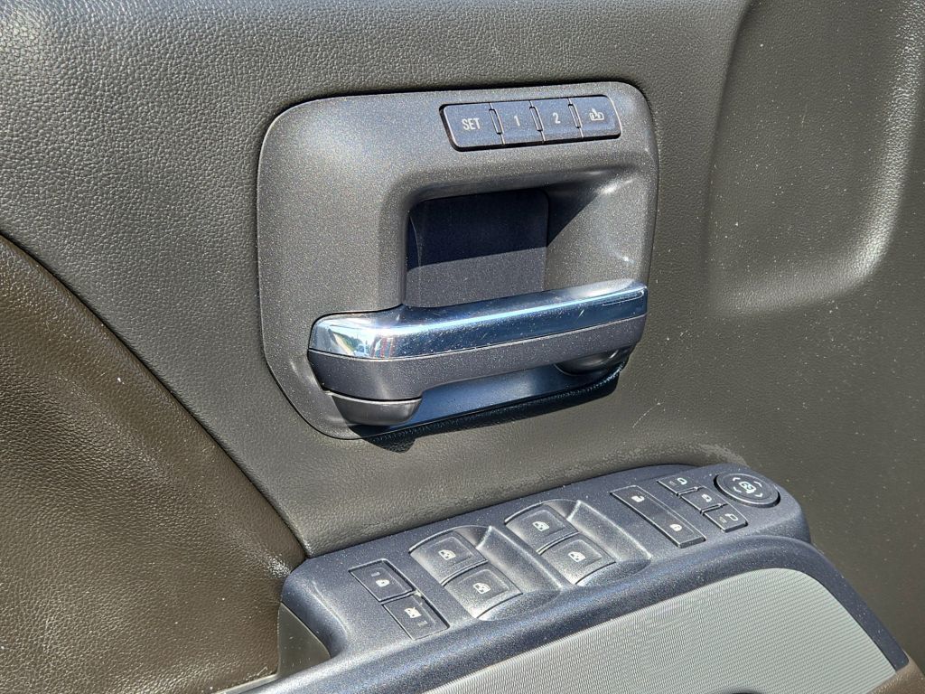 2016 Chevrolet Silverado 2500HD LTZ photo 14