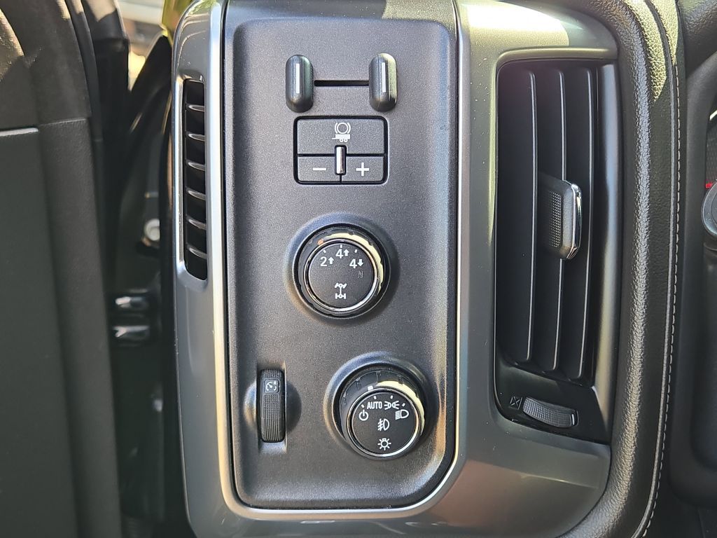 2016 Chevrolet Silverado 2500HD LTZ photo 16