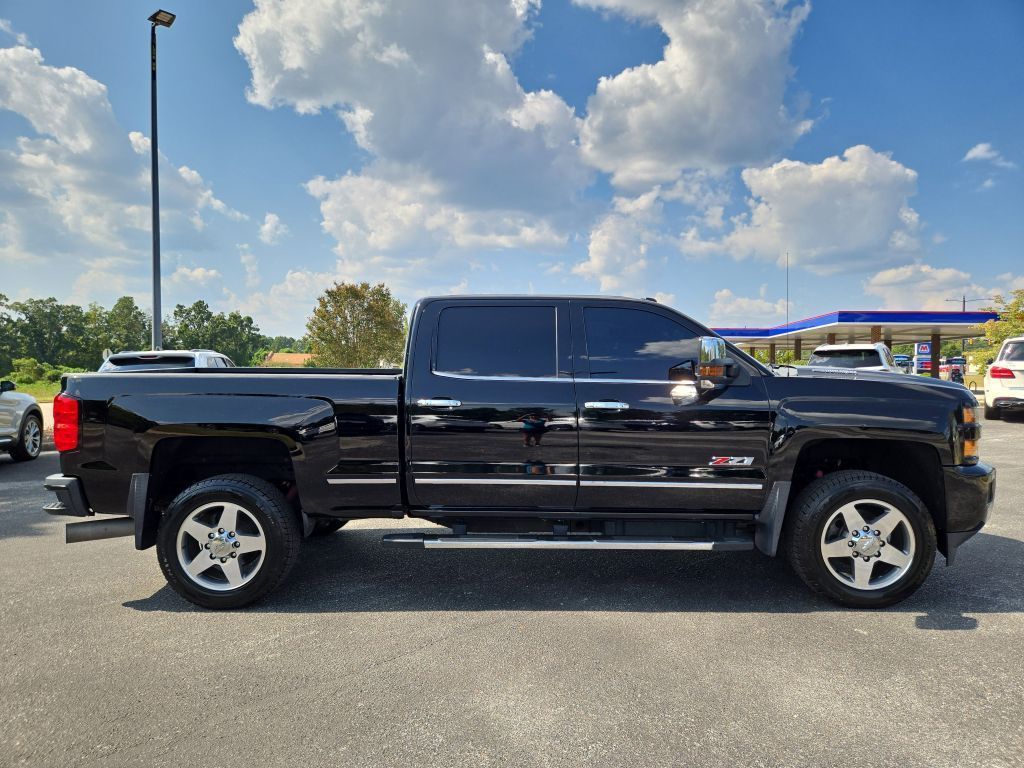 2016 Chevrolet Silverado 2500HD LTZ photo 2