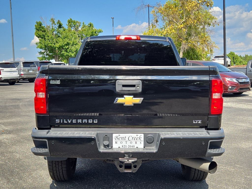 2016 Chevrolet Silverado 2500HD LTZ photo 4