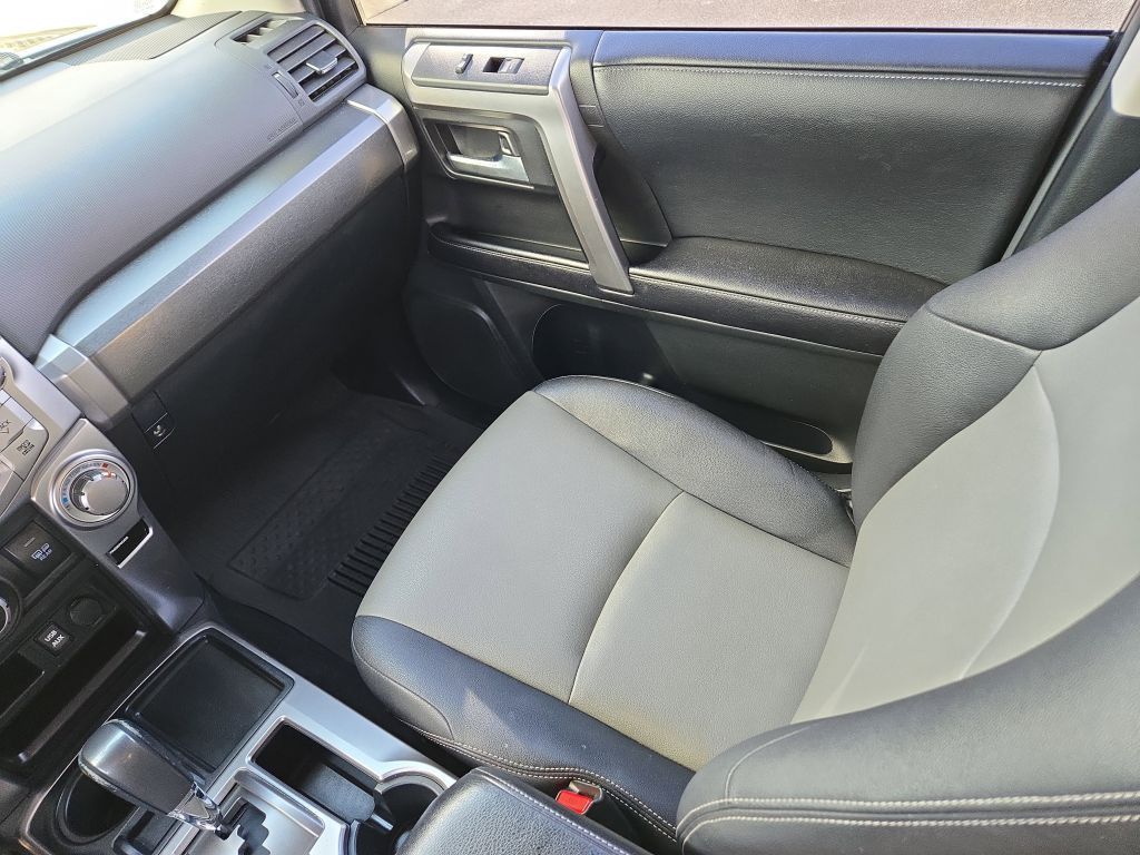 2016 Toyota 4Runner SR5, 120585, Photo