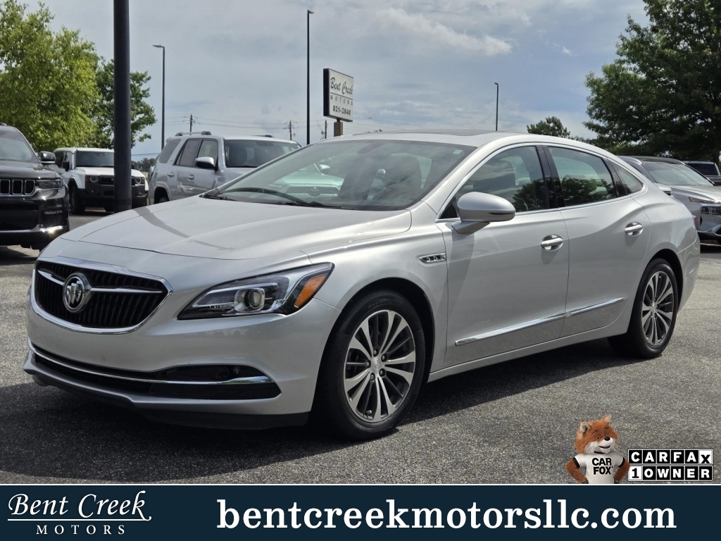 2017 Buick LaCrosse Essence's photo