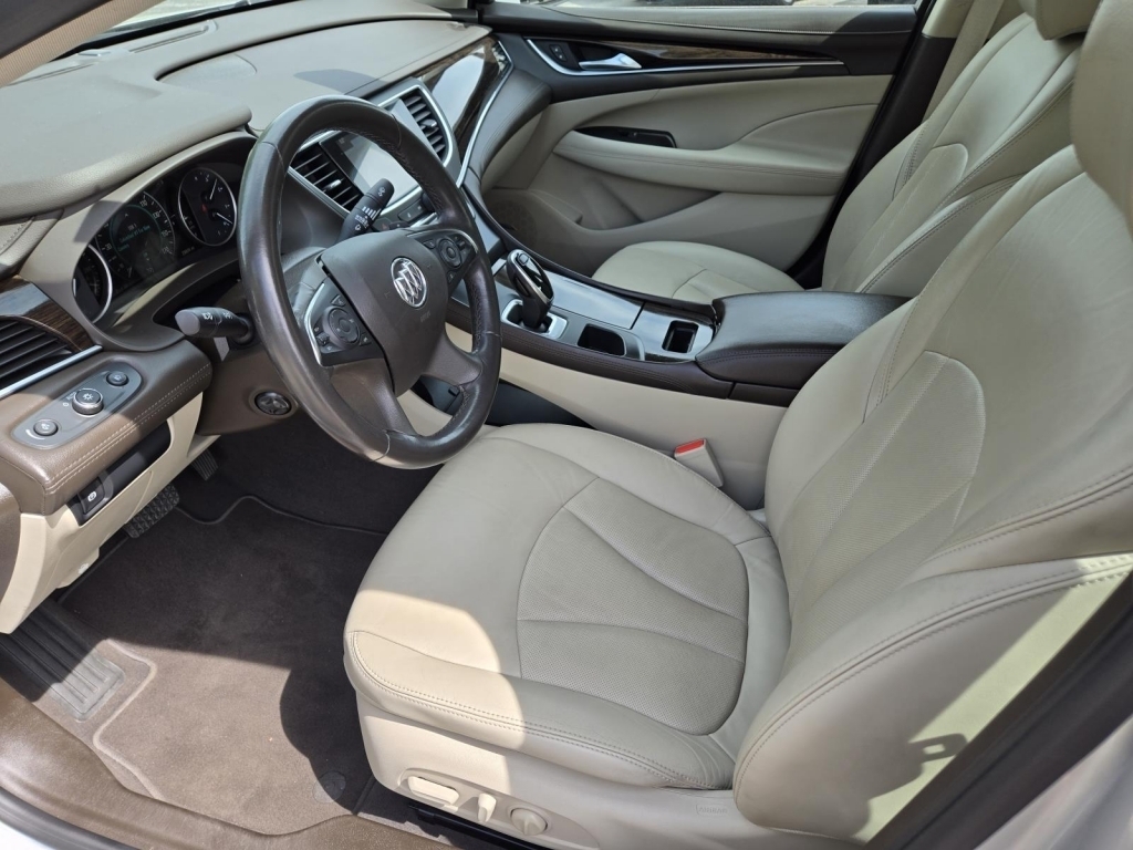 2017 Buick LaCrosse Essence, 139161, Photo
