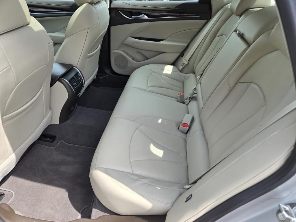 2017 Buick LaCrosse Essence, 139161, Photo
