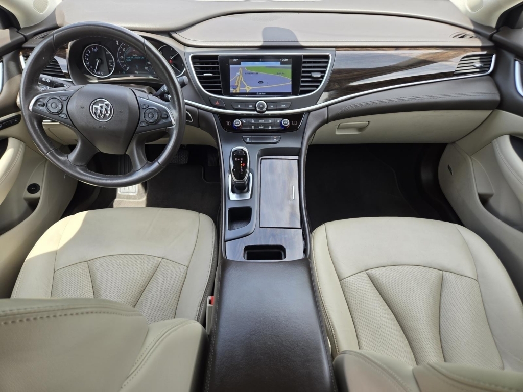 2017 Buick LaCrosse Essence, 139161, Photo