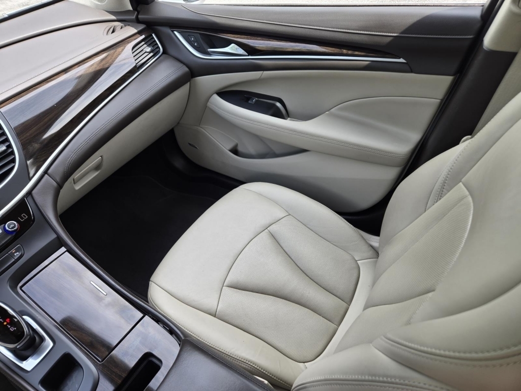 2017 Buick LaCrosse Essence, 139161, Photo