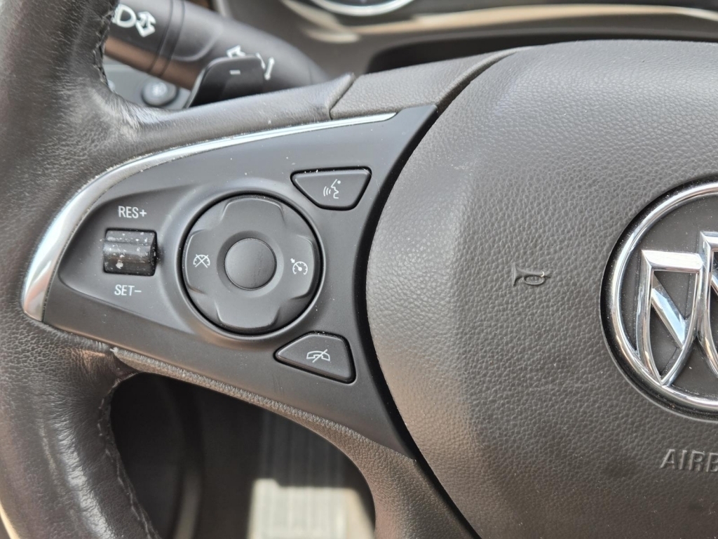 2017 Buick LaCrosse Essence, 139161, Photo