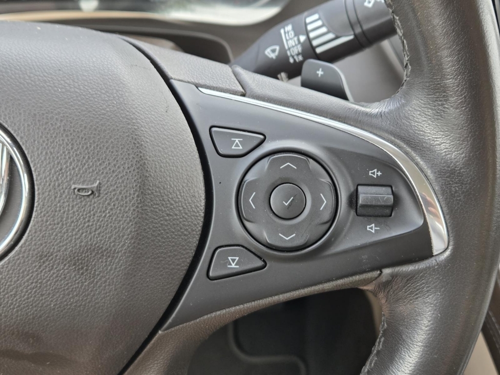 2017 Buick LaCrosse Essence, 139161, Photo
