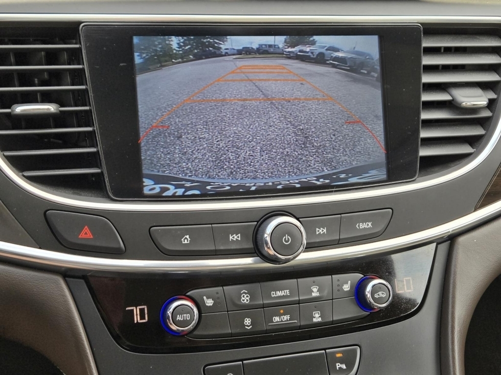 2017 Buick LaCrosse Essence, 139161, Photo